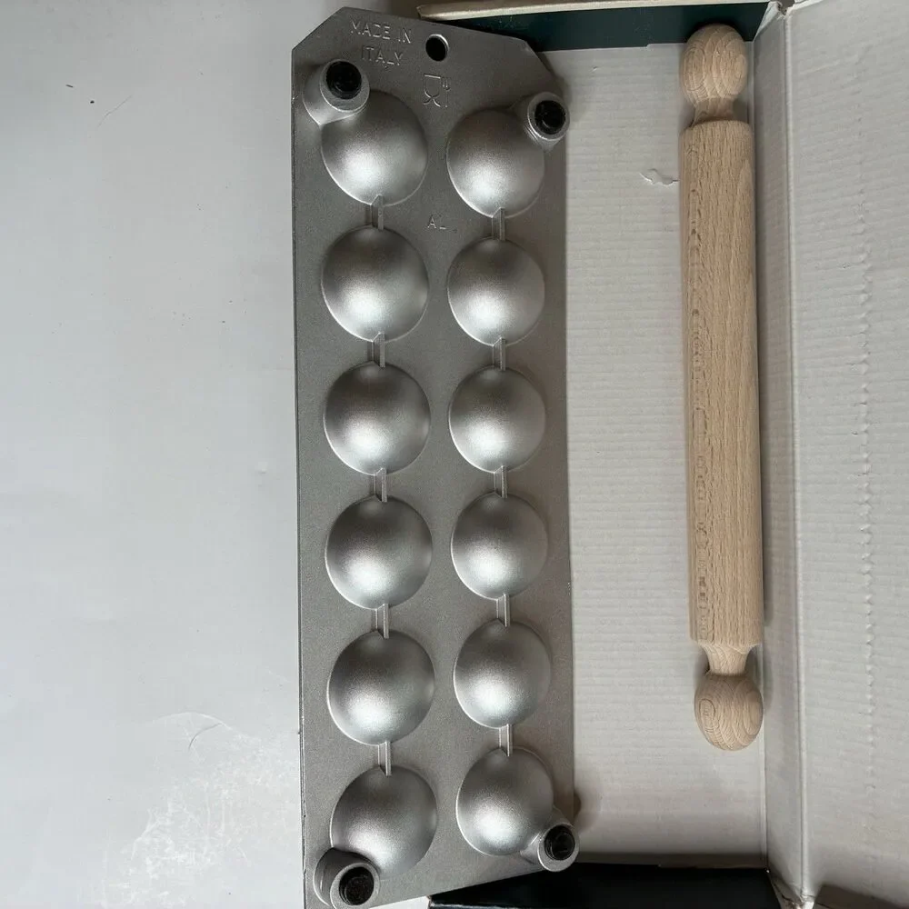 New Williams-Sonoma Ravioliera Set-Made in Italy: Roller And Pile New Open Box